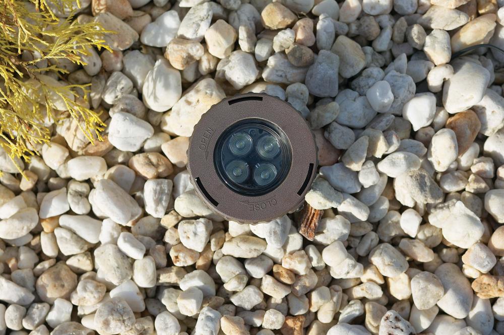 Bronze Well Light
